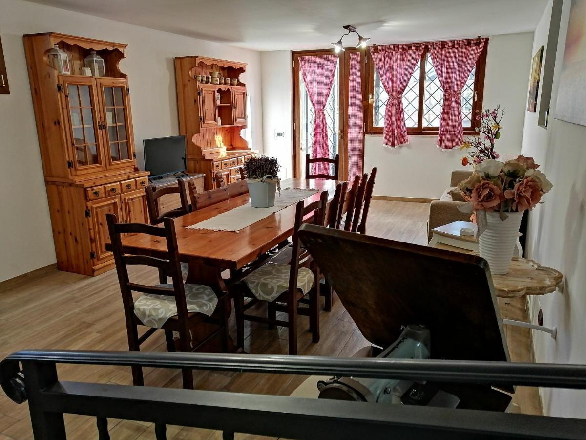 La Casa Del Borgo-Intero Appartamento Латина Екстериор снимка