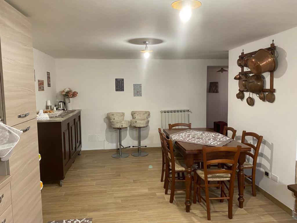 La Casa Del Borgo-Intero Appartamento Латина Екстериор снимка