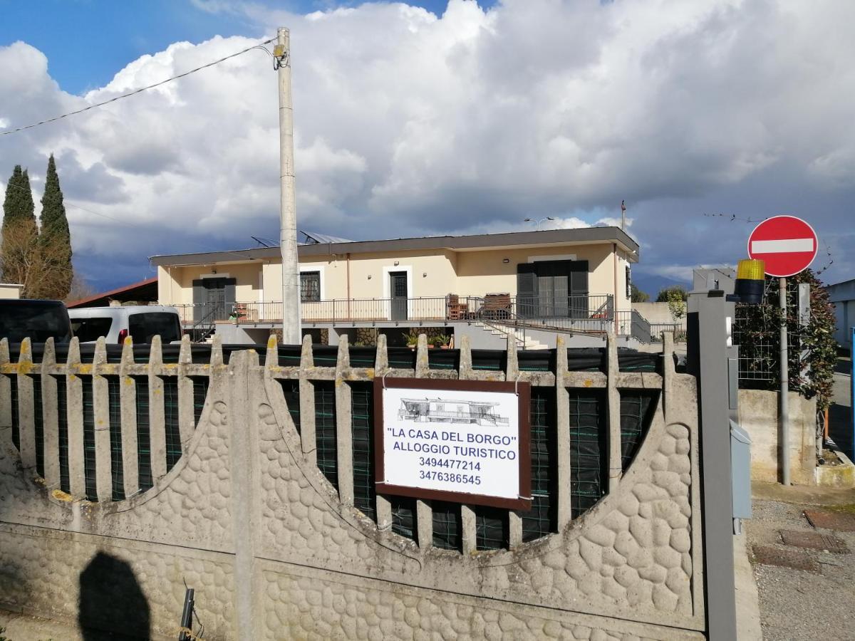 La Casa Del Borgo-Intero Appartamento Латина Екстериор снимка
