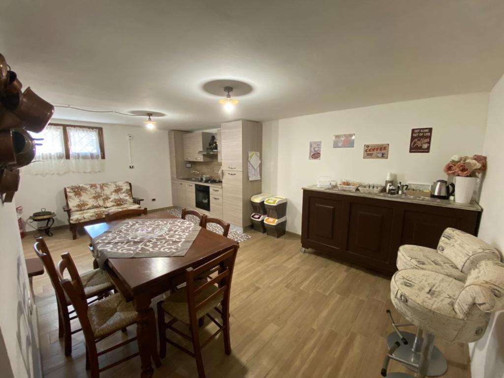 La Casa Del Borgo-Intero Appartamento Латина Екстериор снимка